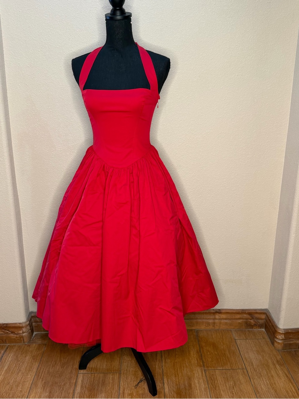 Classic Red Halter Fit-and-Flare Dress with stiff petticoat. Sz S